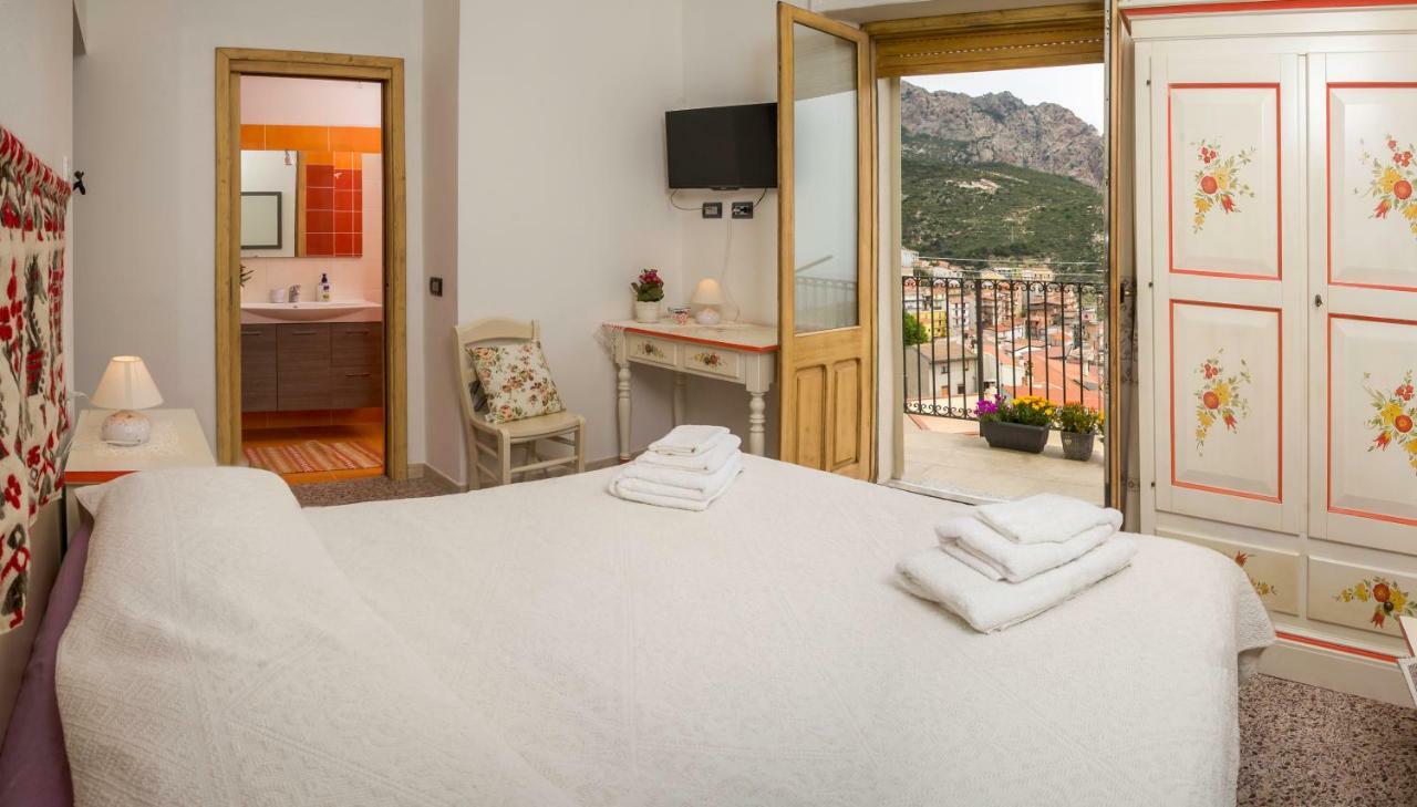 B&B Aria Ona Villagrande Strisaili Exterior foto